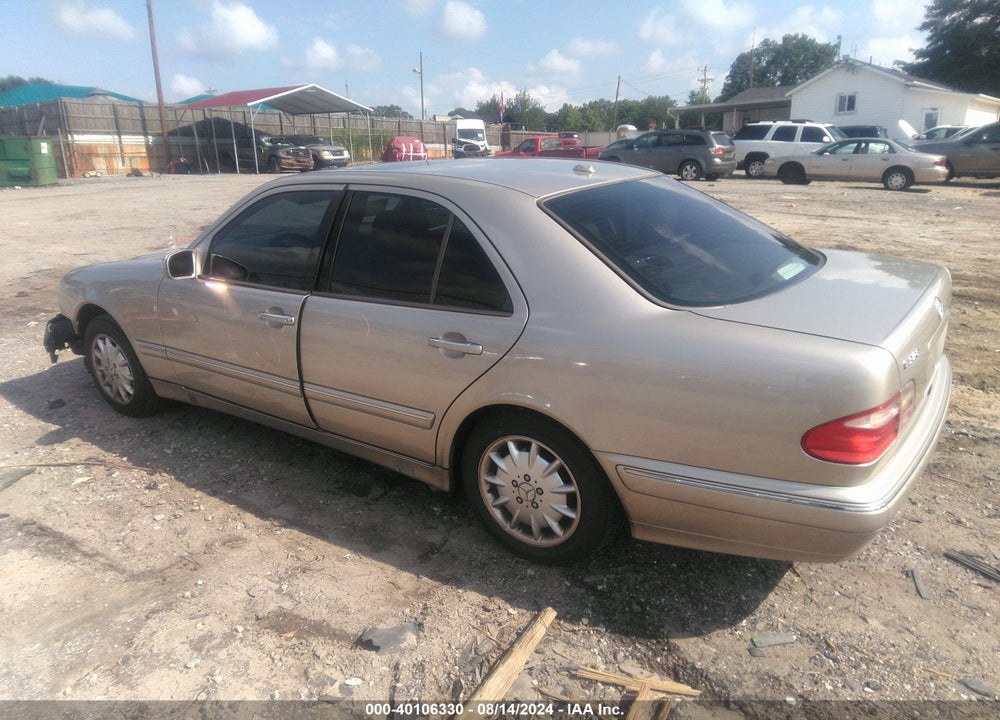 2000 MERCEDES-BENZ E 320 VIN: WDBJF65J3YB137021