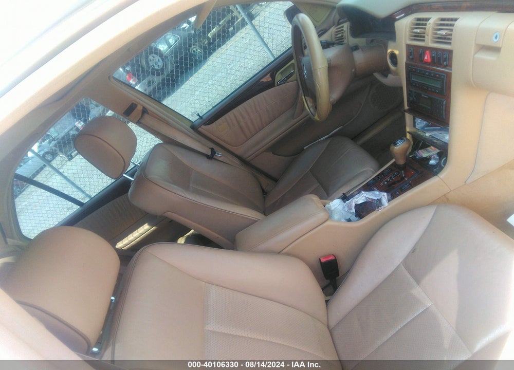 2000 MERCEDES-BENZ E 320 VIN: WDBJF65J3YB137021
