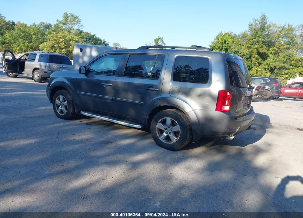 2011 HONDA PILOT VIN: 5FNYF4H55BB077878