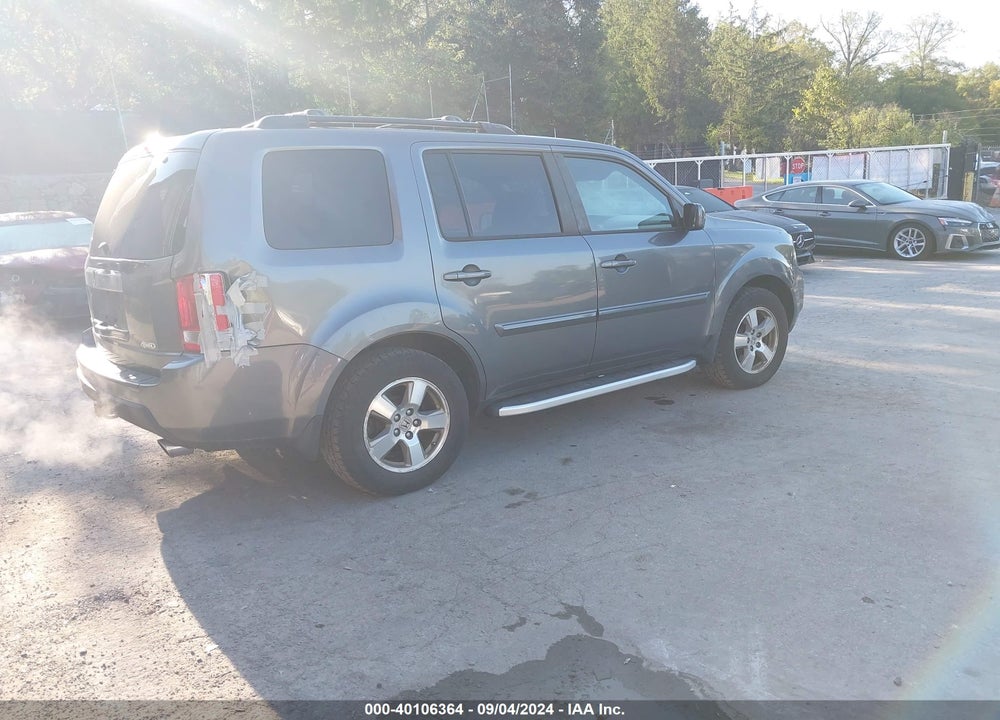 2011 HONDA PILOT VIN: 5FNYF4H55BB077878