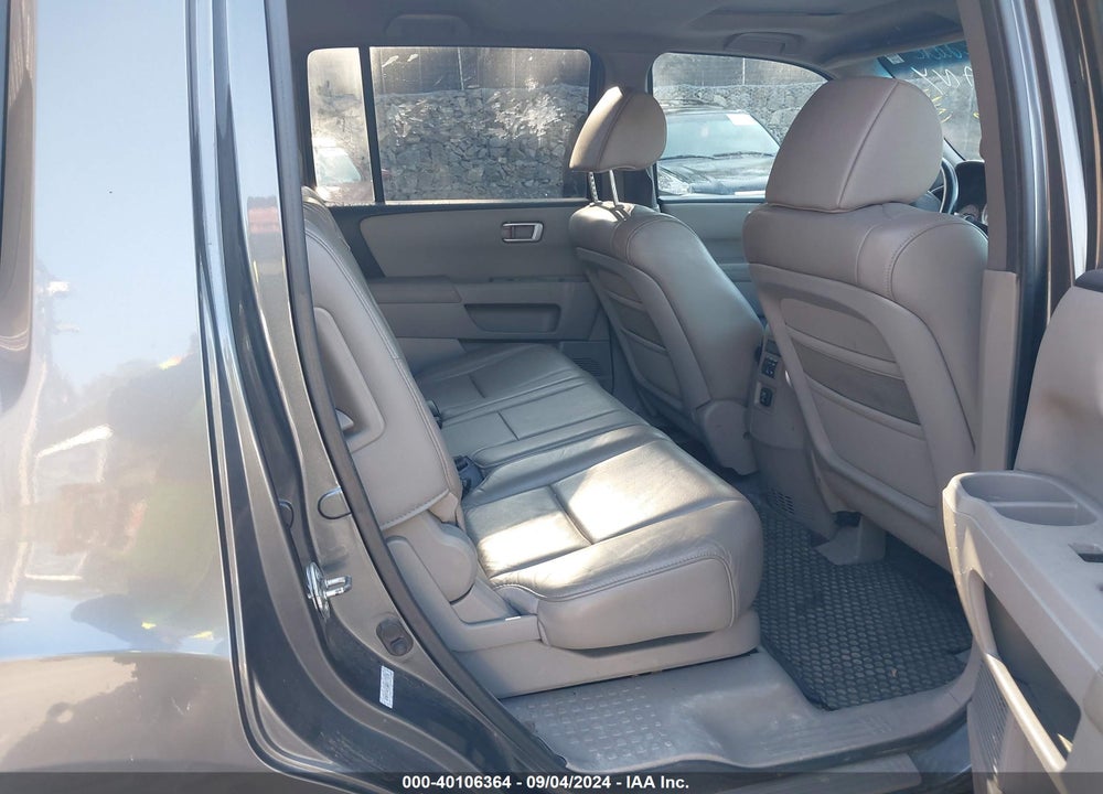 2011 HONDA PILOT VIN: 5FNYF4H55BB077878