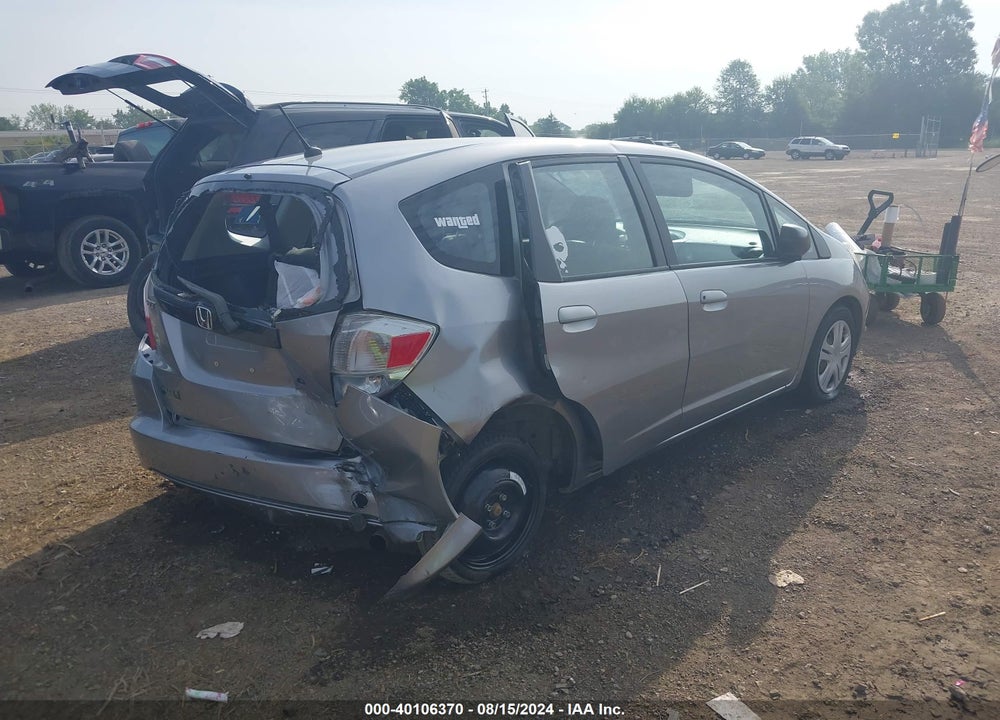 2010 HONDA FIT VIN: JHMGE8H21AC035150
