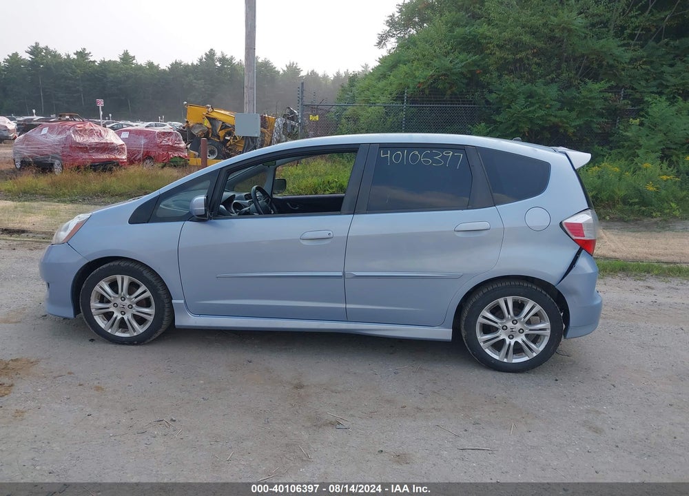 2010 HONDA FIT SPORT VIN: JHMGE8H49AC037388