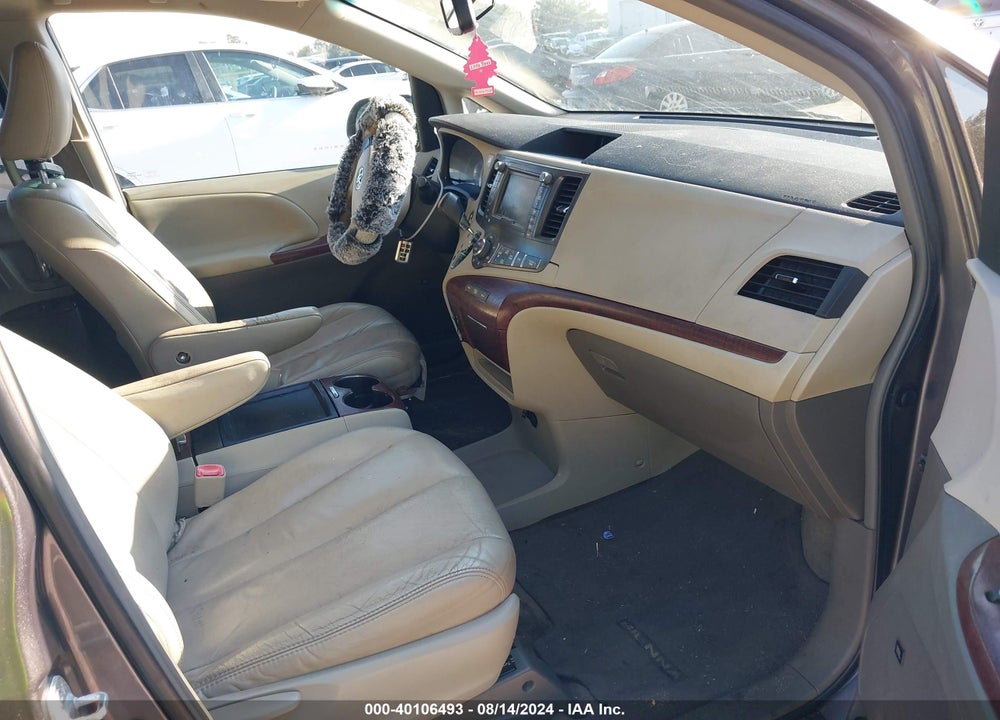 2011 TOYOTA SIENNA XLE VIN: 5TDDK3DCXBS026218