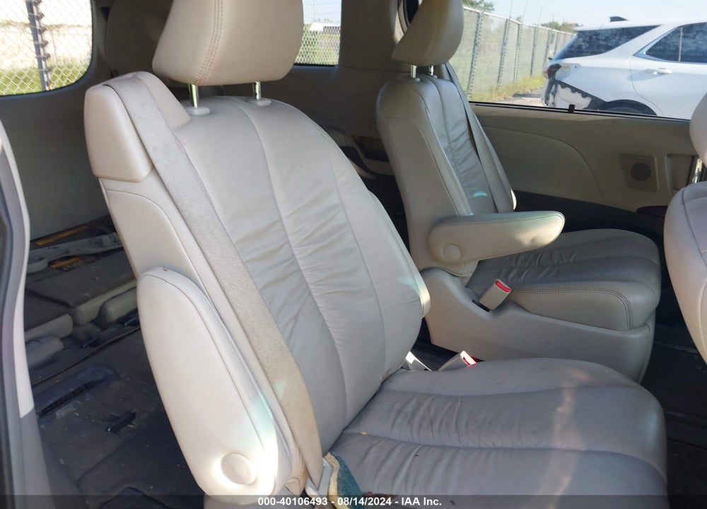 2011 TOYOTA SIENNA XLE VIN: 5TDDK3DCXBS026218
