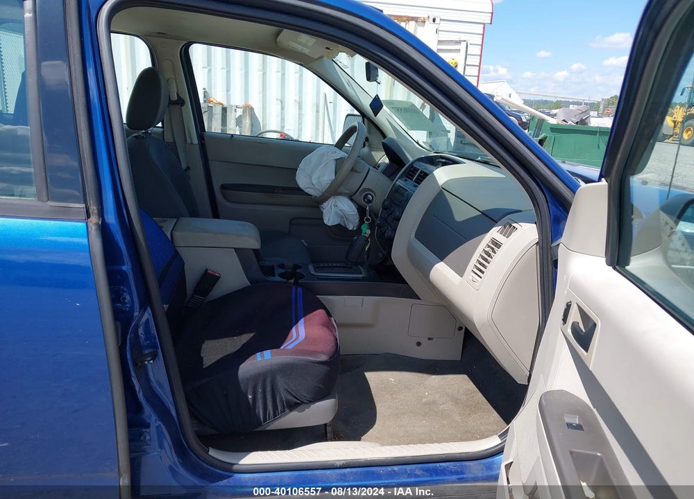 2008 FORD ESCAPE XLS VIN: 1FMCU92Z08KA18480