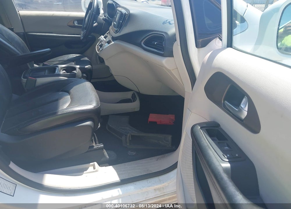 2017 CHRYSLER PACIFICA TOURING L VIN: 2C4RC1BG7HR642456