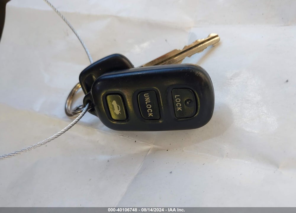 2002 TOYOTA CAMRY LE VIN: JTDBE32K220101988