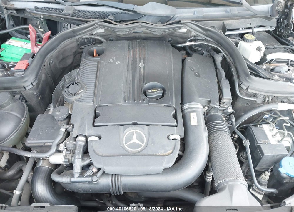 2012 MERCEDES-BENZ C 250 LUXURY/SPORT VIN: WDDGF4HB4CR212514