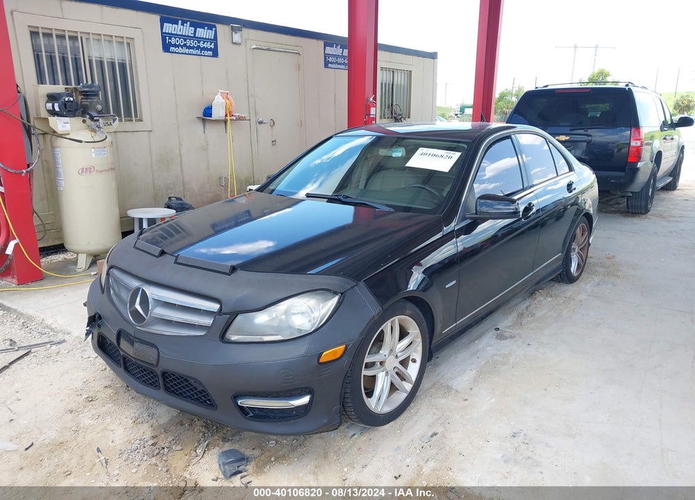 2012 MERCEDES-BENZ C 250 LUXURY/SPORT VIN: WDDGF4HB4CR212514