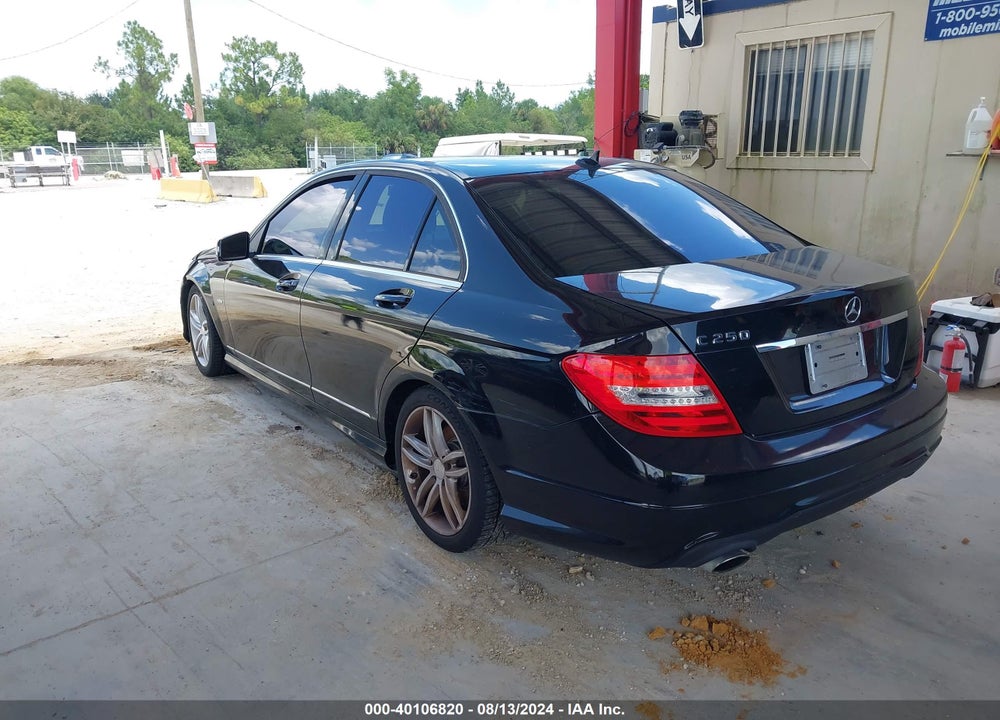 2012 MERCEDES-BENZ C 250 LUXURY/SPORT VIN: WDDGF4HB4CR212514