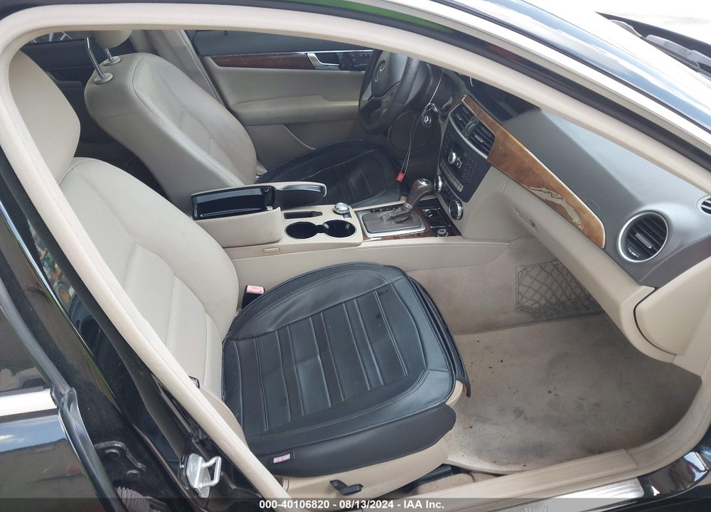 2012 MERCEDES-BENZ C 250 LUXURY/SPORT VIN: WDDGF4HB4CR212514