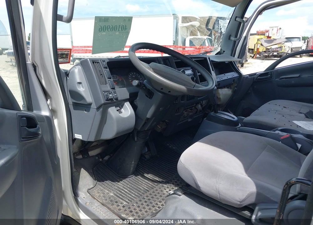 2017 ISUZU NPR HD GAS CREW VIN: 54DC4J1B1HS806805