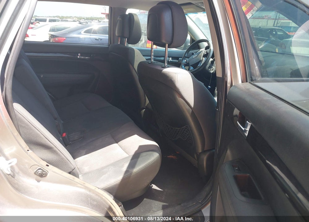 2011 KIA SORENTO LX V6 VIN: 5XYKT4A2XBG107593