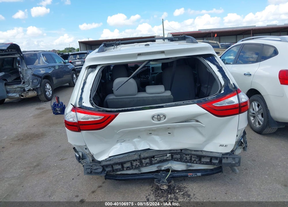 2017 TOYOTA SIENNA XLE 8 PASSENGER VIN: 5TDYZ3DC6HS863411