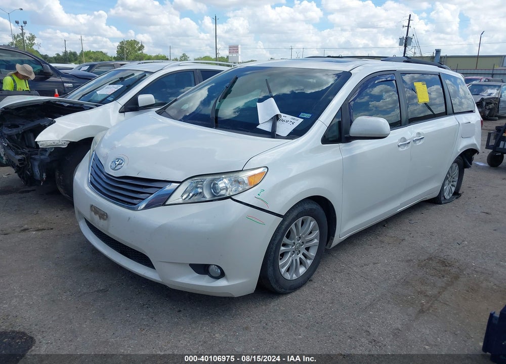 2017 TOYOTA SIENNA XLE 8 PASSENGER VIN: 5TDYZ3DC6HS863411