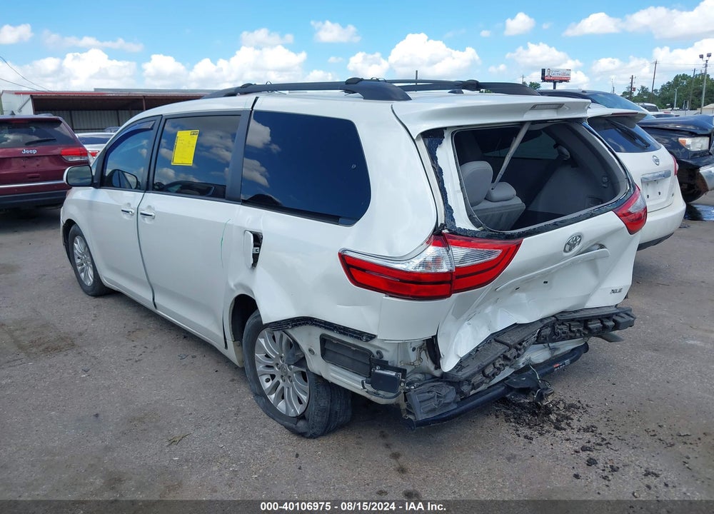 2017 TOYOTA SIENNA XLE 8 PASSENGER VIN: 5TDYZ3DC6HS863411