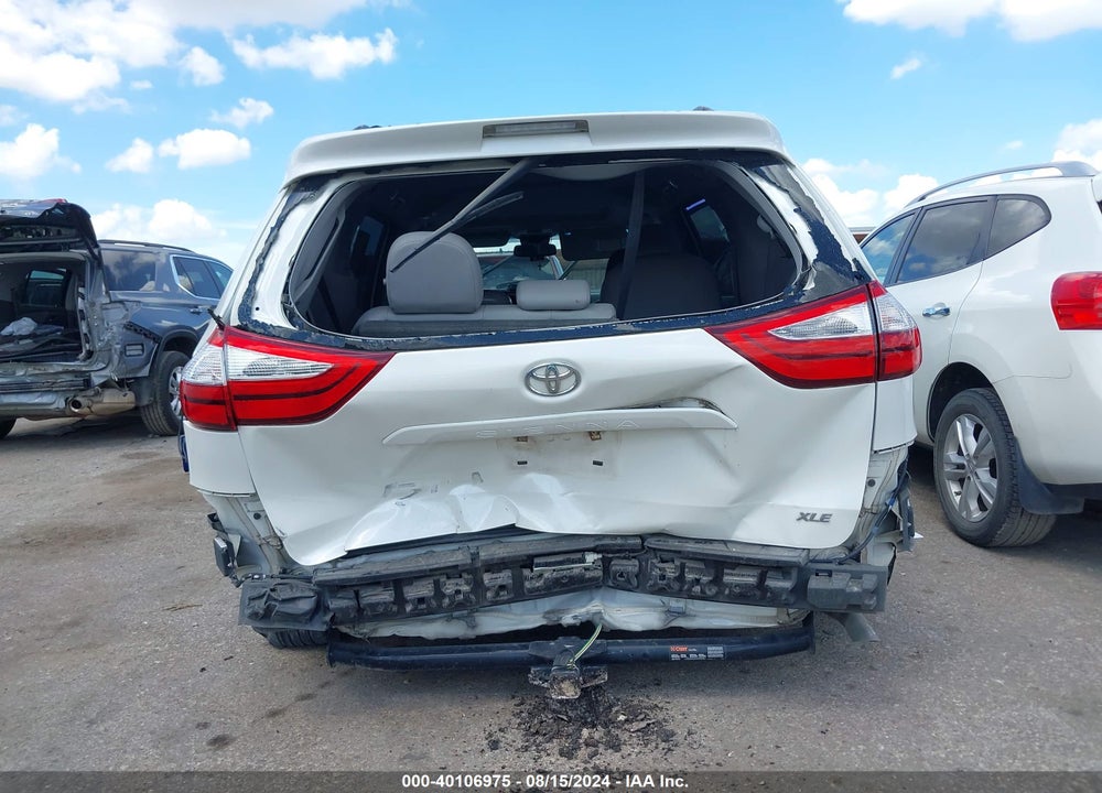 2017 TOYOTA SIENNA XLE 8 PASSENGER VIN: 5TDYZ3DC6HS863411