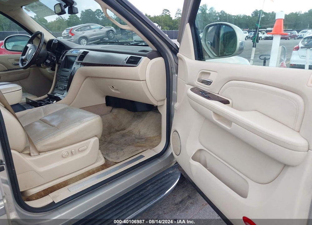 2007 CADILLAC ESCALADE STANDARD VIN: 1GYFK63817R413148