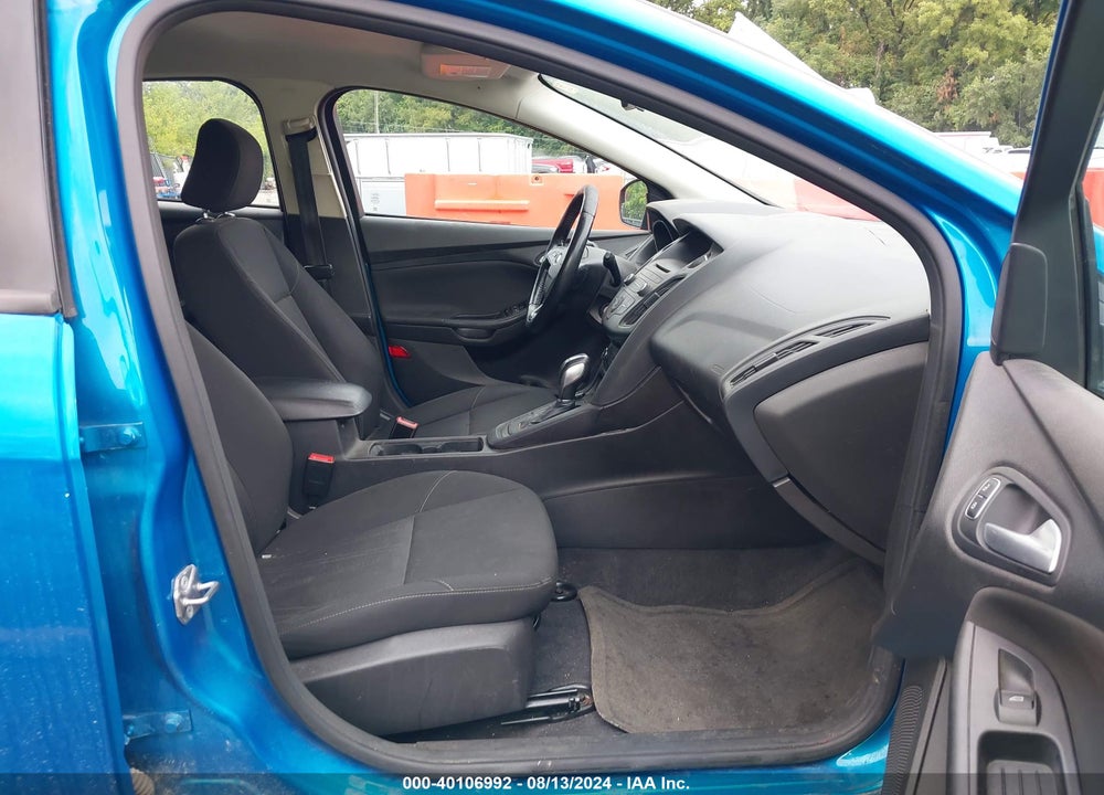 2015 FORD FOCUS SE VIN: 1FADP3K29FL299904