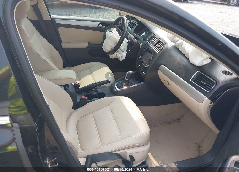 2013 VOLKSWAGEN JETTA 2.5L SE VIN: 3VWDP7AJ8DM383425
