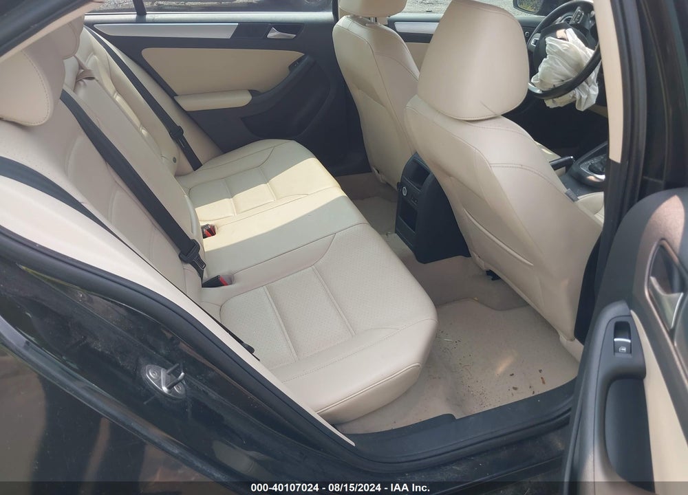 2013 VOLKSWAGEN JETTA 2.5L SE VIN: 3VWDP7AJ8DM383425