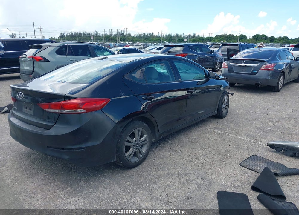 2017 HYUNDAI ELANTRA SE VIN: 5NPD84LF7HH084981