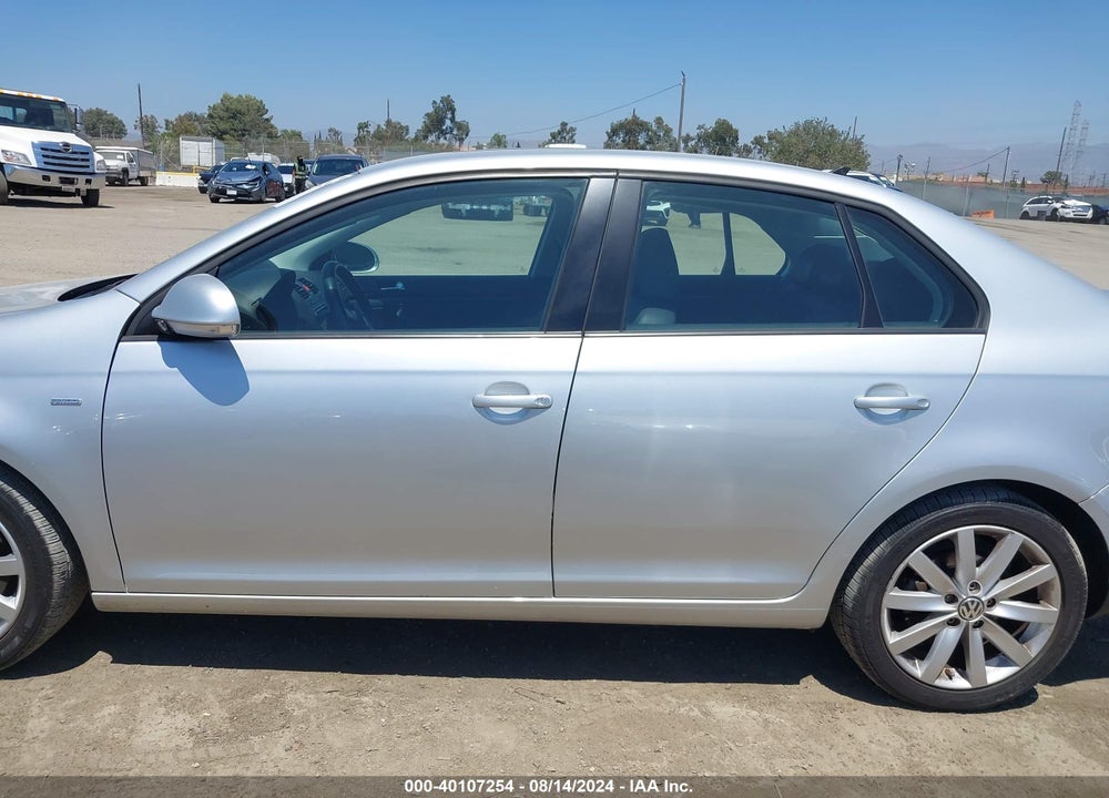 2010 VOLKSWAGEN JETTA WOLFSBURG EDITION VIN: 3VWRA7AJ1AM049448