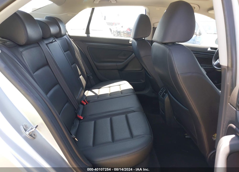 2010 VOLKSWAGEN JETTA WOLFSBURG EDITION VIN: 3VWRA7AJ1AM049448