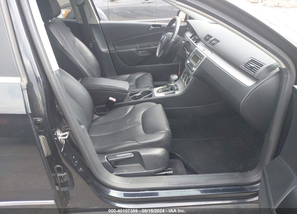 2008 VOLKSWAGEN PASSAT KOMFORT VIN: WVWAK73C18P038630