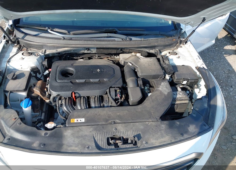 2015 HYUNDAI SONATA VIN: 5NPE24AF0FH231518