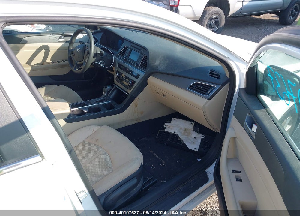 2015 HYUNDAI SONATA VIN: 5NPE24AF0FH231518