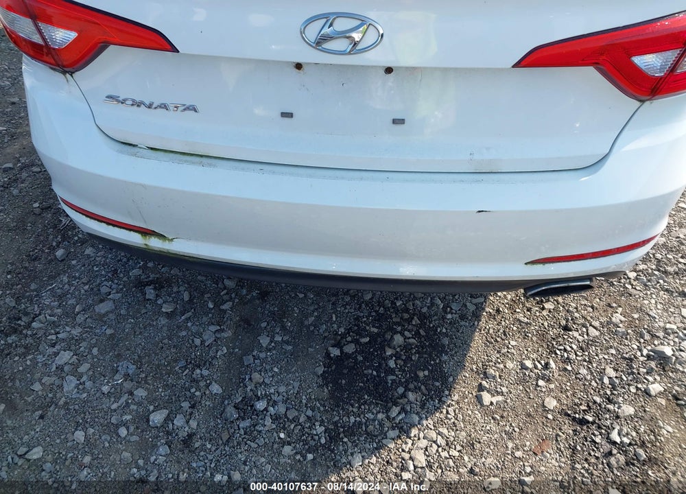 2015 HYUNDAI SONATA VIN: 5NPE24AF0FH231518