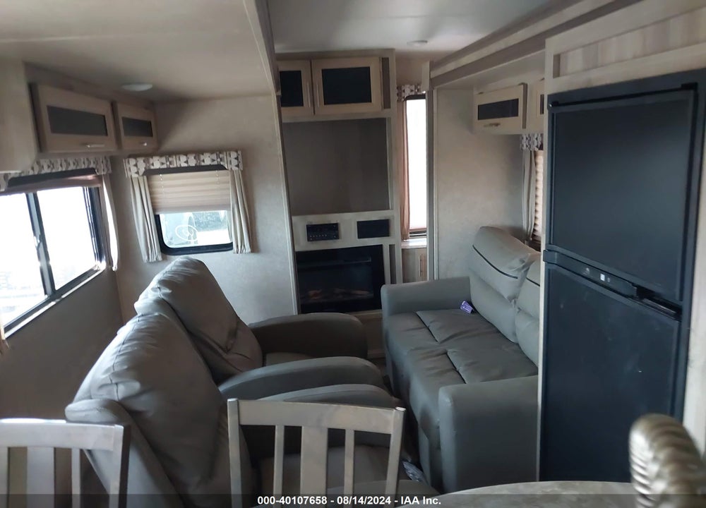 2019 COACHMEN CATALINA LEGACY EDITION VIN: 5ZT2CAYB5KX014853