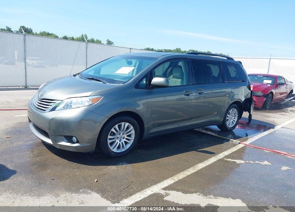 2014 TOYOTA SIENNA XLE V6 8 PASSENGER VIN: 5TDYK3DC8ES523385