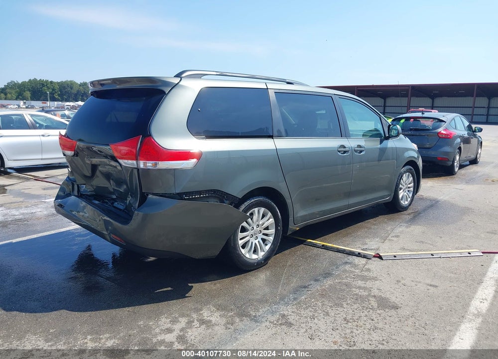 2014 TOYOTA SIENNA XLE V6 8 PASSENGER VIN: 5TDYK3DC8ES523385