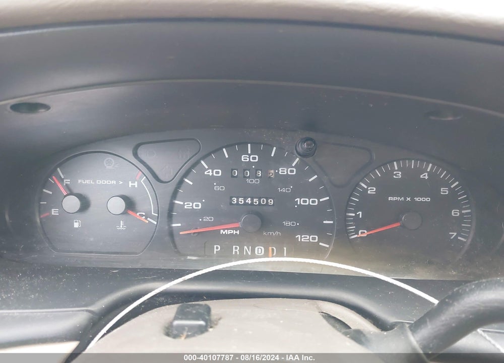 2000 FORD TAURUS SES VIN: 1FAFP55U6YG255419