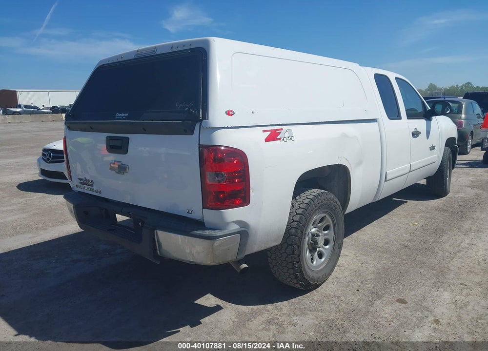 2008 CHEVROLET SILVERADO 1500 LT1 VIN: 2GCEC19C881326855