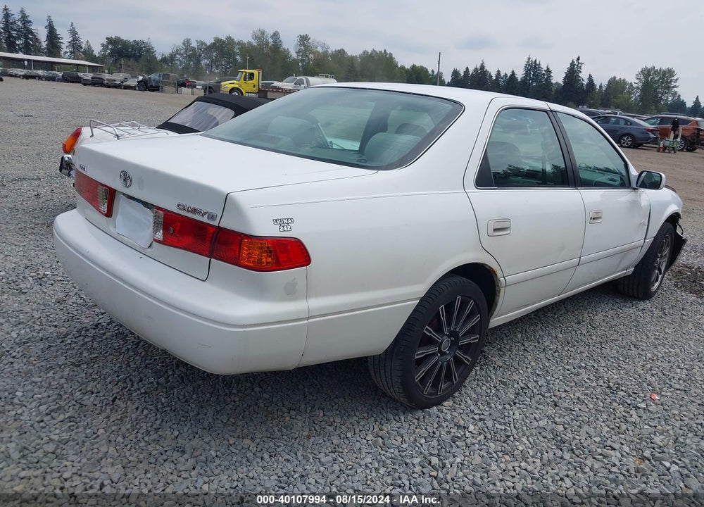 2001 TOYOTA CAMRY LE VIN: 4T1BG22K51U832518