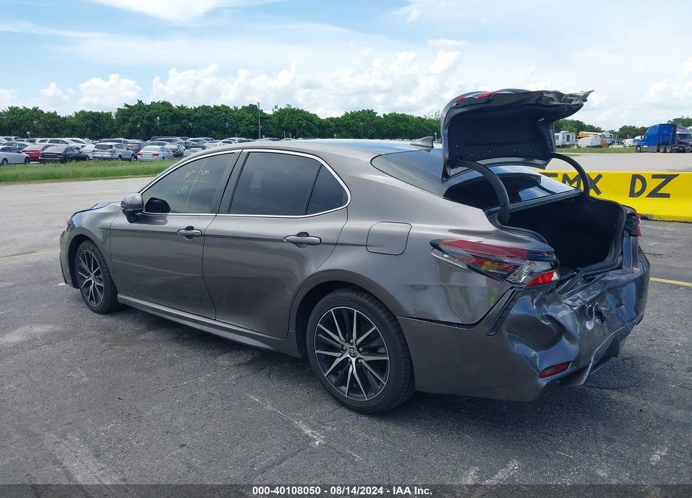 2021 TOYOTA CAMRY SE VIN: 4T1G11AK8MU484673