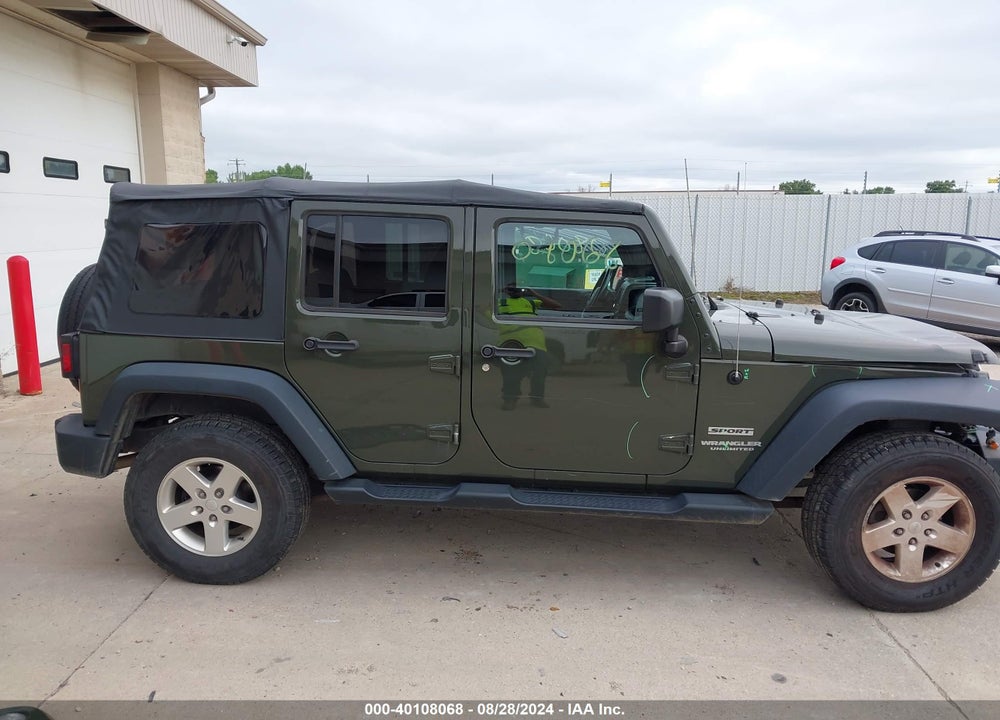 2015 JEEP WRANGLER UNLIMITED SPORT VIN: 1C4BJWDG9FL602600