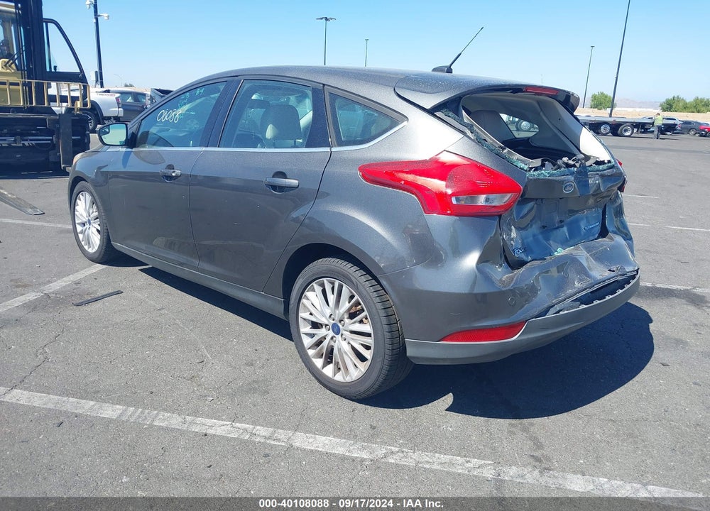 2015 FORD FOCUS TITANIUM VIN: 1FADP3N28FL300469