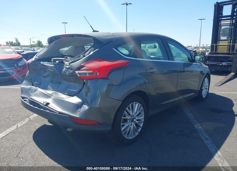 2015 FORD FOCUS TITANIUM VIN: 1FADP3N28FL300469