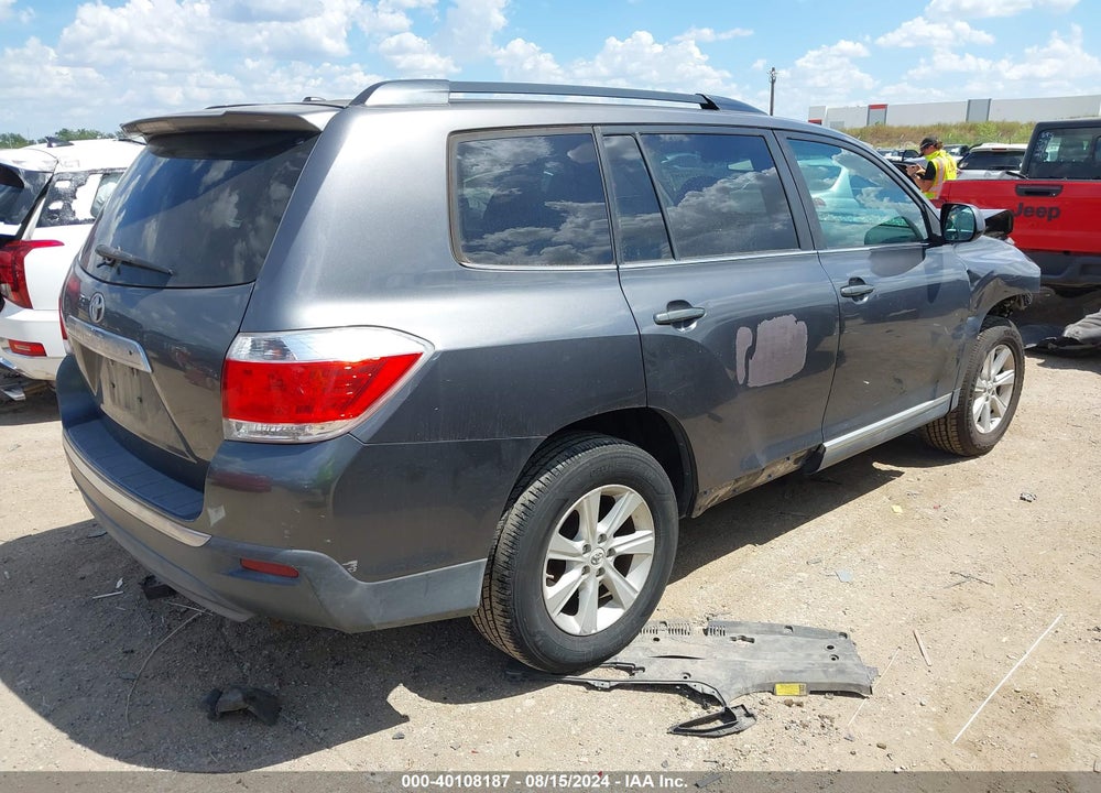 2011 TOYOTA HIGHLANDER BASE V6 VIN: 5TDZK3EH9BS038215