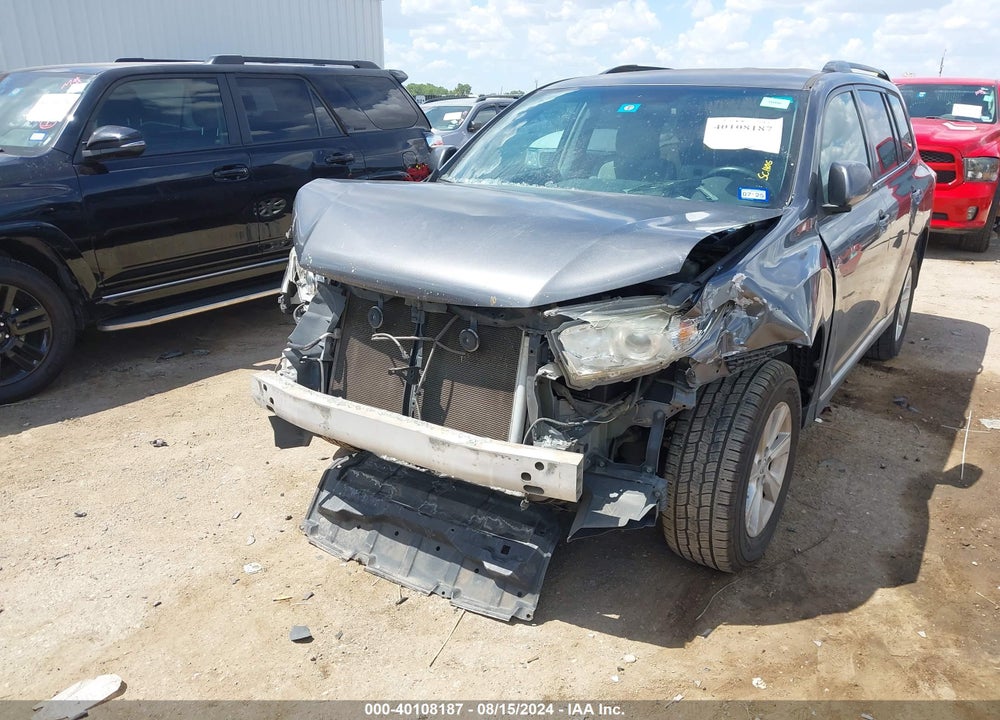 2011 TOYOTA HIGHLANDER BASE V6 VIN: 5TDZK3EH9BS038215