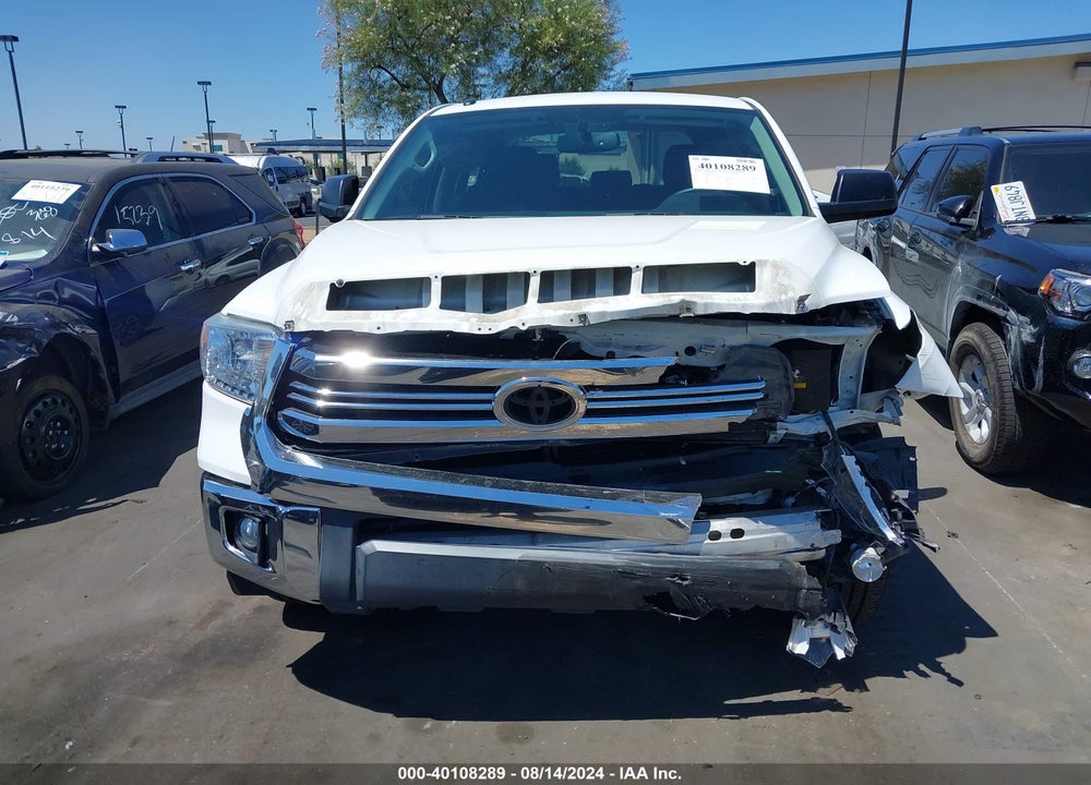 2017 TOYOTA TUNDRA SR5 5.7L V8 VIN: 5TFEY5F1XHX216811