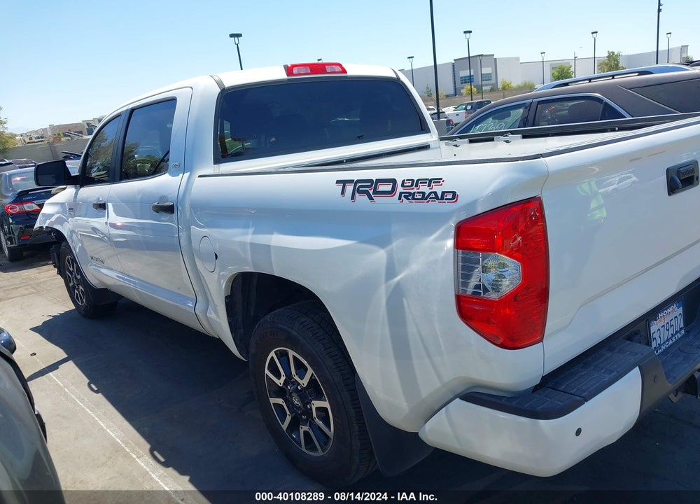 2017 TOYOTA TUNDRA SR5 5.7L V8 VIN: 5TFEY5F1XHX216811