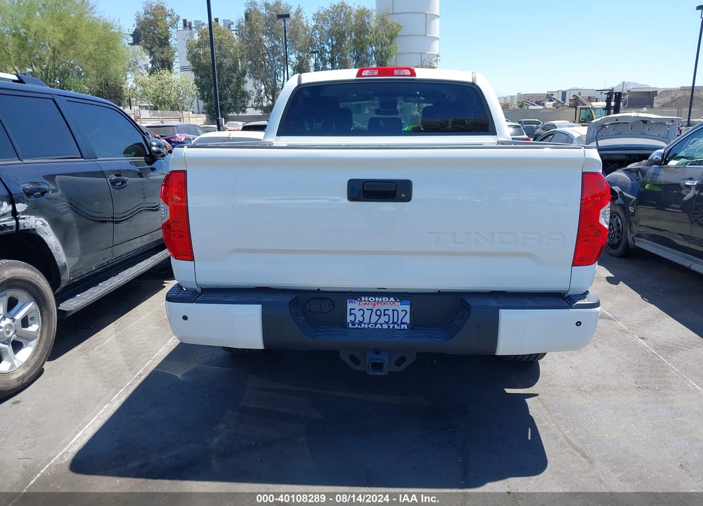 2017 TOYOTA TUNDRA SR5 5.7L V8 VIN: 5TFEY5F1XHX216811