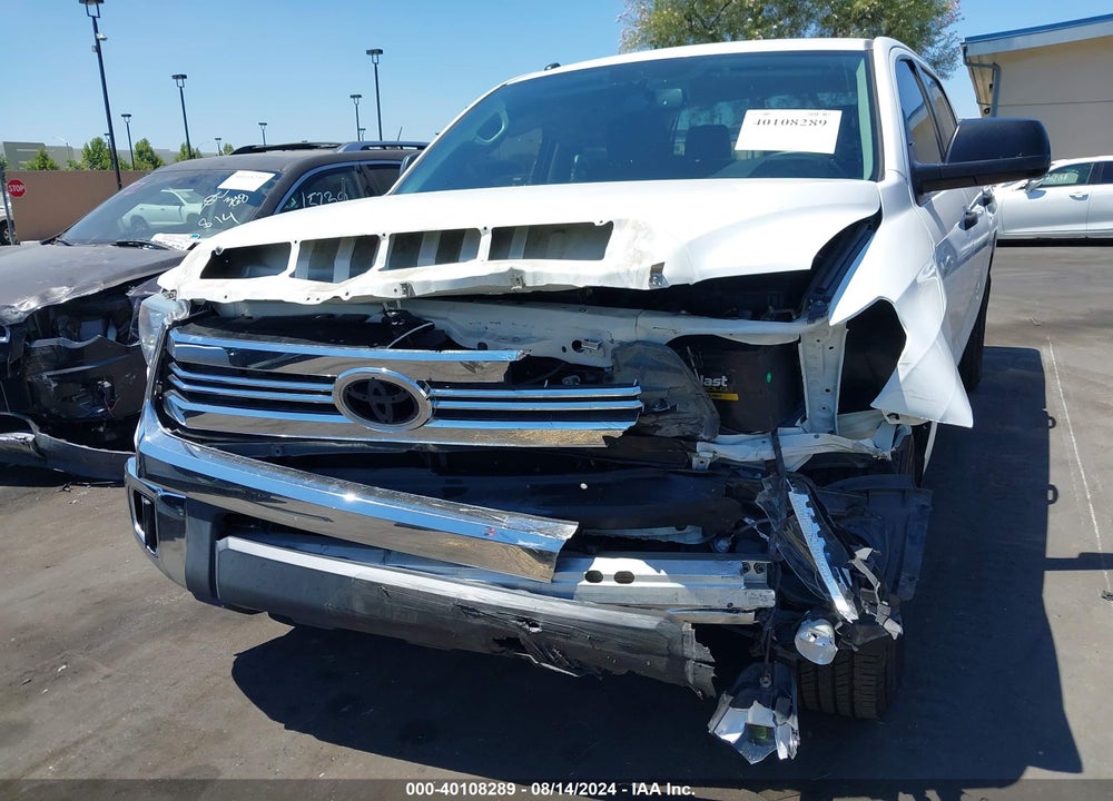 2017 TOYOTA TUNDRA SR5 5.7L V8 VIN: 5TFEY5F1XHX216811