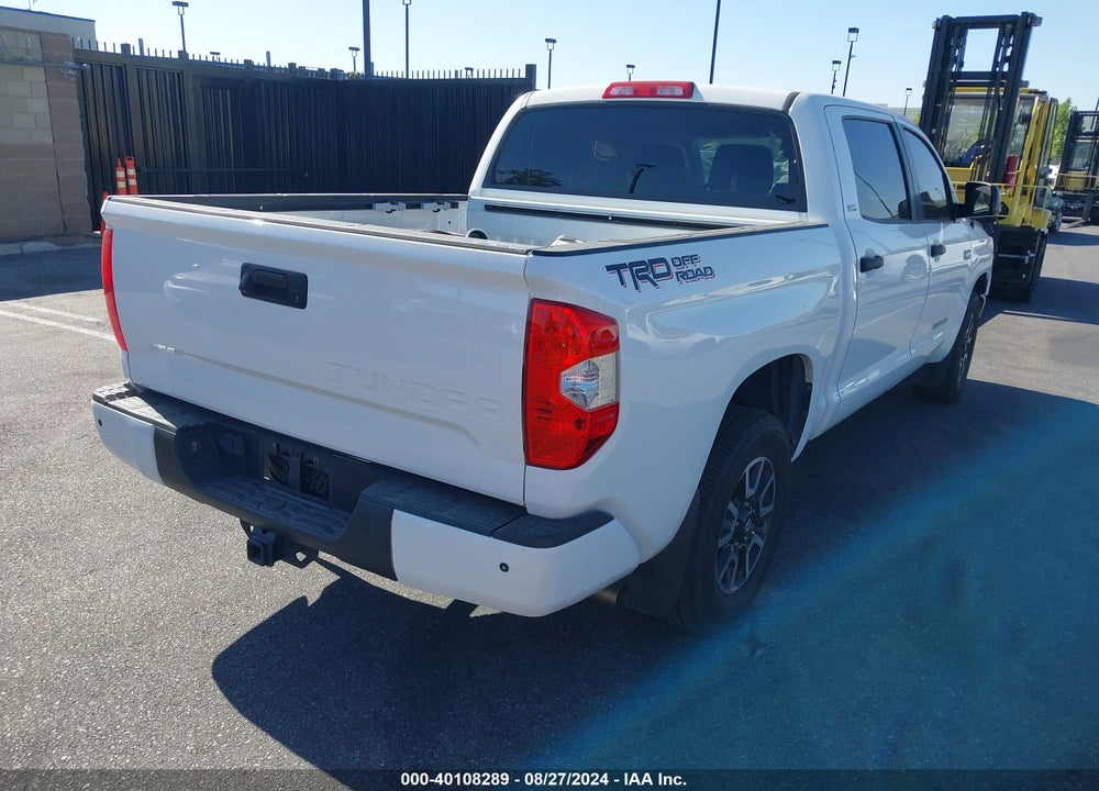 2017 TOYOTA TUNDRA SR5 5.7L V8 VIN: 5TFEY5F1XHX216811